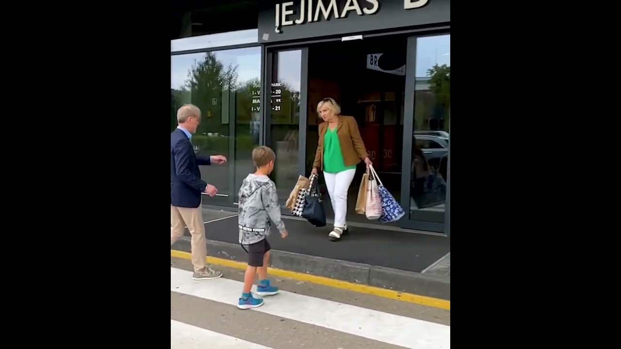 A Father teaches his son to respect women 🙏
