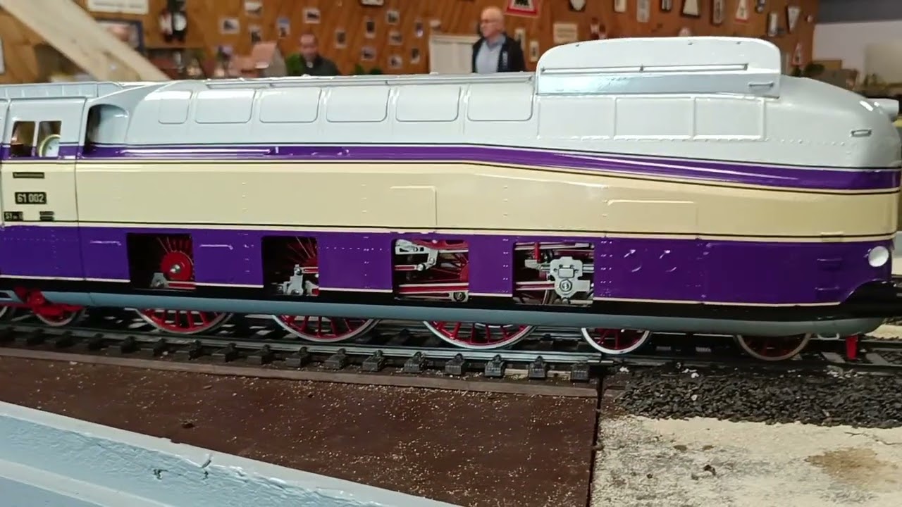 Henschel Wegmann Zug, Spur 1-Echtdampf