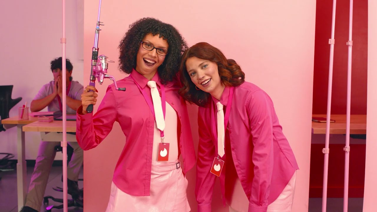 Tinder&rsquo;s Double Date Department Photo Lab 📸