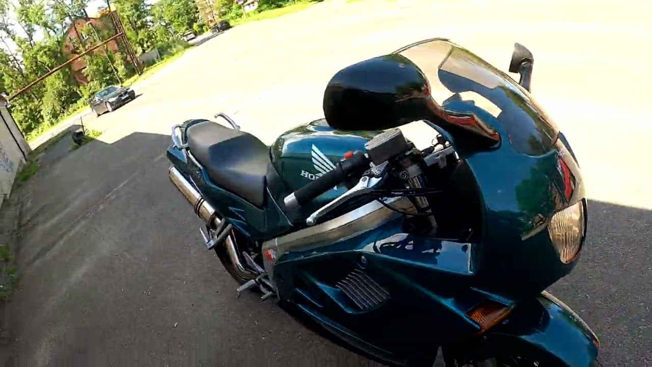 Jak nie wrąbać się na minę przy kupnie motocykla 2. Kupujemy Hondę VFR 750