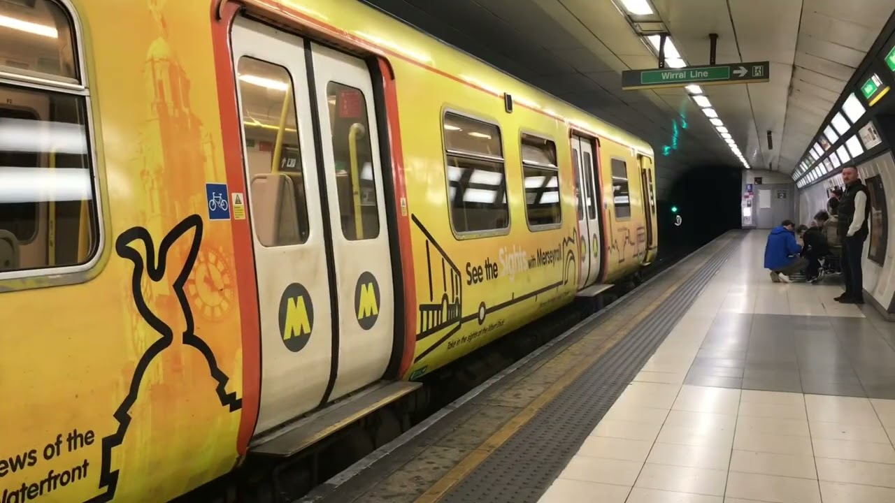 Trains at Moorfields