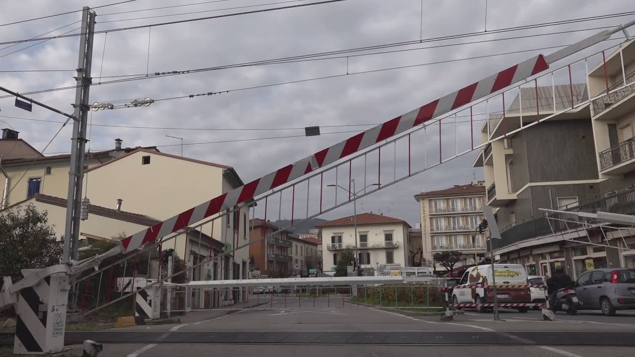 Passaggi a livello. Baroncini chiede un referendum