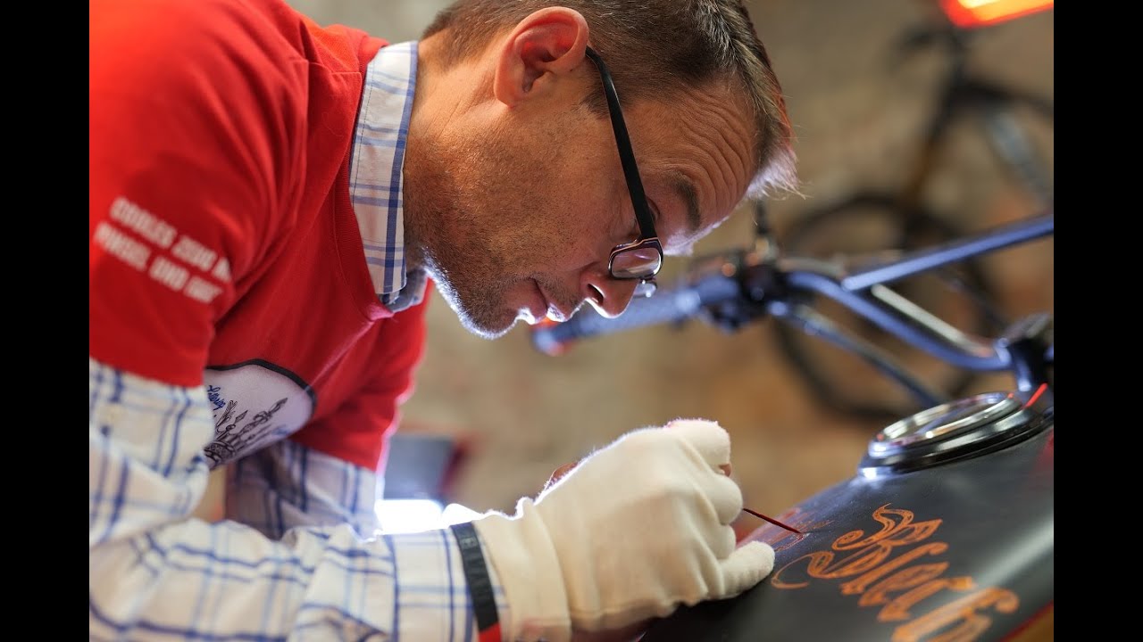 Bobber Aufbaureihe Pinstriping