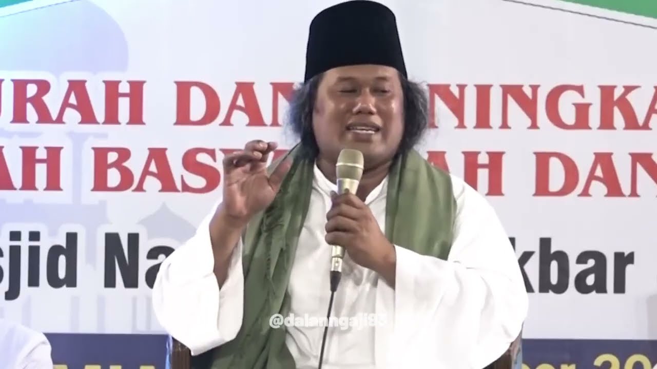CERAMAH LUCU GUS MUWAFIQ SEJARAH MASUKNYA ISLAM DI INDONESIA