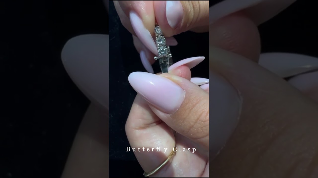 Which Clasp Will Keep Your Diamond Tennis Bracelet Safe? &ndash; Underlock vs Butterfly Clasp