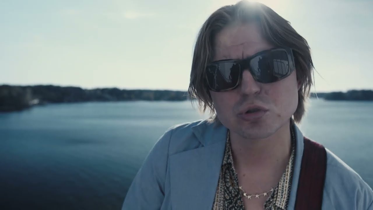 Markus Kruneg&aring;rd - M&auml; tykk&auml;&auml;n sust (Official Video)