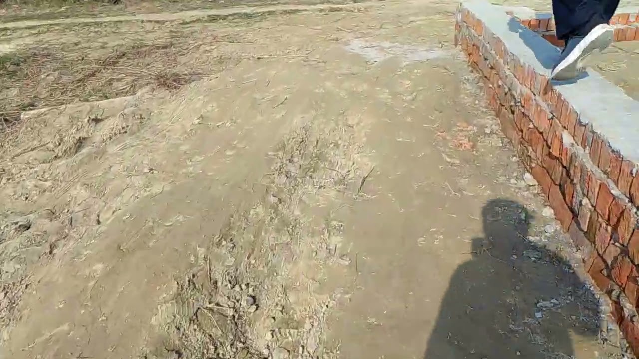 Plot sale sictaur chouraha se Taramandal road se 1 km duri pr rate 2500, mo. 7081493747