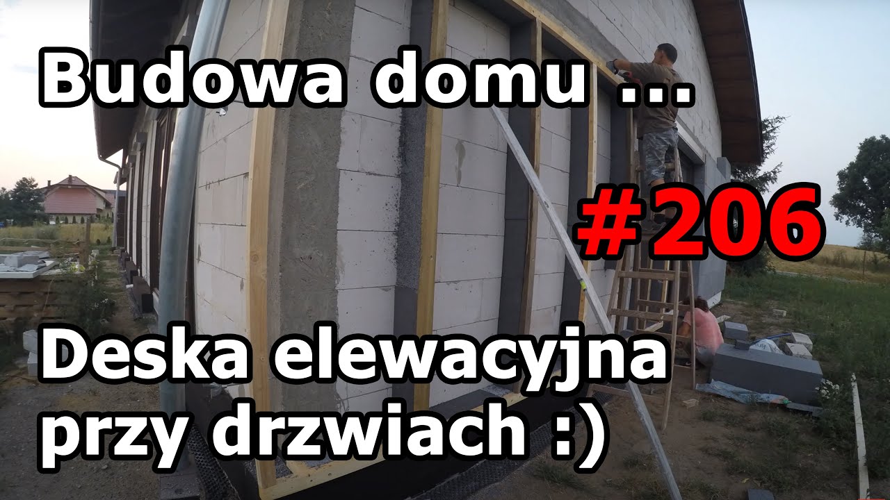 #206 Budowa domu dzień po dniu, deska elewacyjna przy drzwiach tarasowych