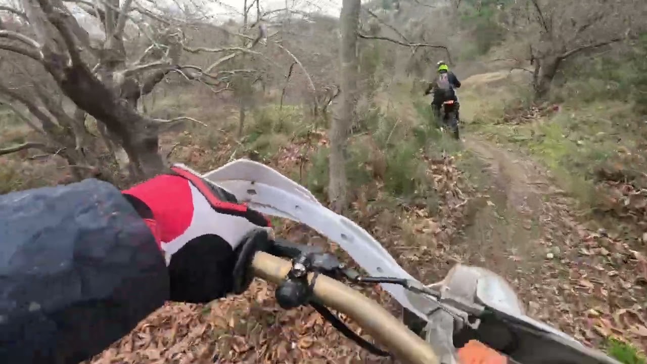 MOTO EVIA ENTOYRO 🇬🇷 RMX-Z 450 VS CR 250 MIA OMORFI KYRIAKI 🤙✊️