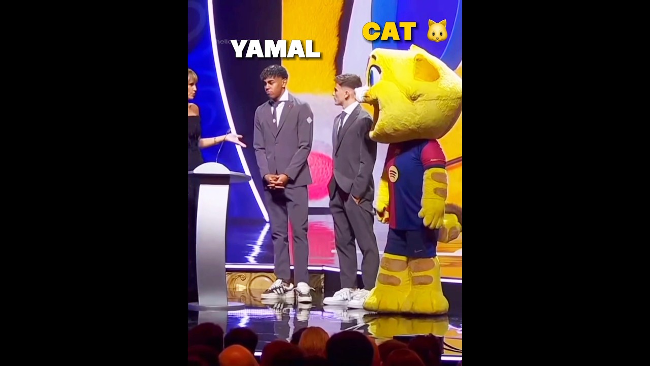Funny Mascot Moments in Football 😭