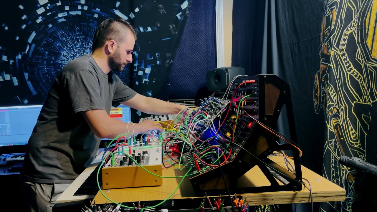 Live Tech/House modular jam session - weekend fun with Pulsar 23, Moog Subharmonicon & DFAM & others