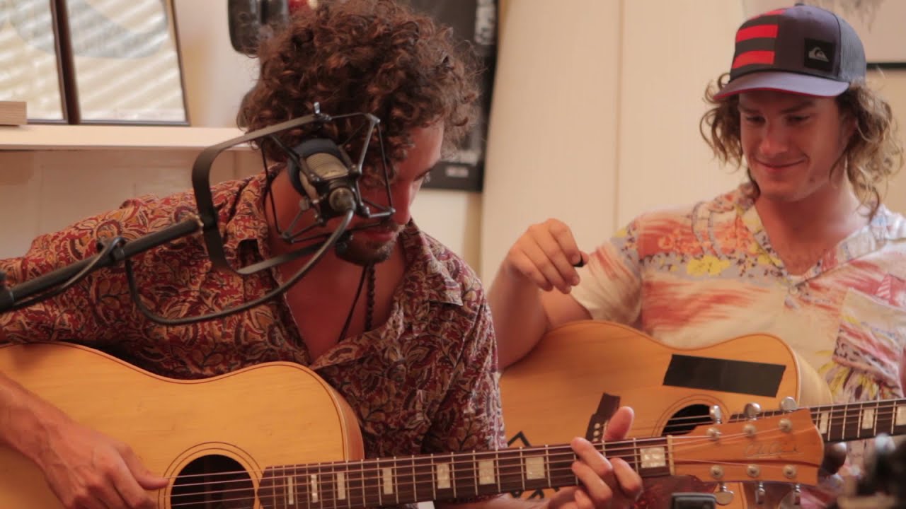 Pine Street Sessions - Benjalu  - 'Little Darling'