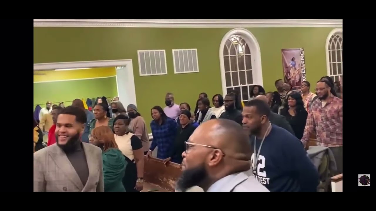 Bishop Brandon Jacobs crazy preaching into a praise break 😮‍💨👏🏾😭