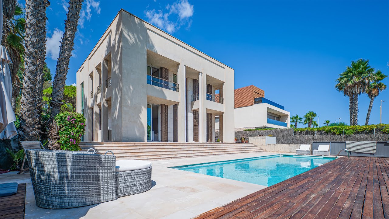 Tu hogar so&ntilde;ado en Gav&agrave; Mar - Casa con piscina frente al mar
