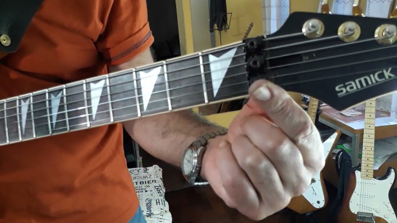 tremenda guitarra samick súper strat con un botón mágico
