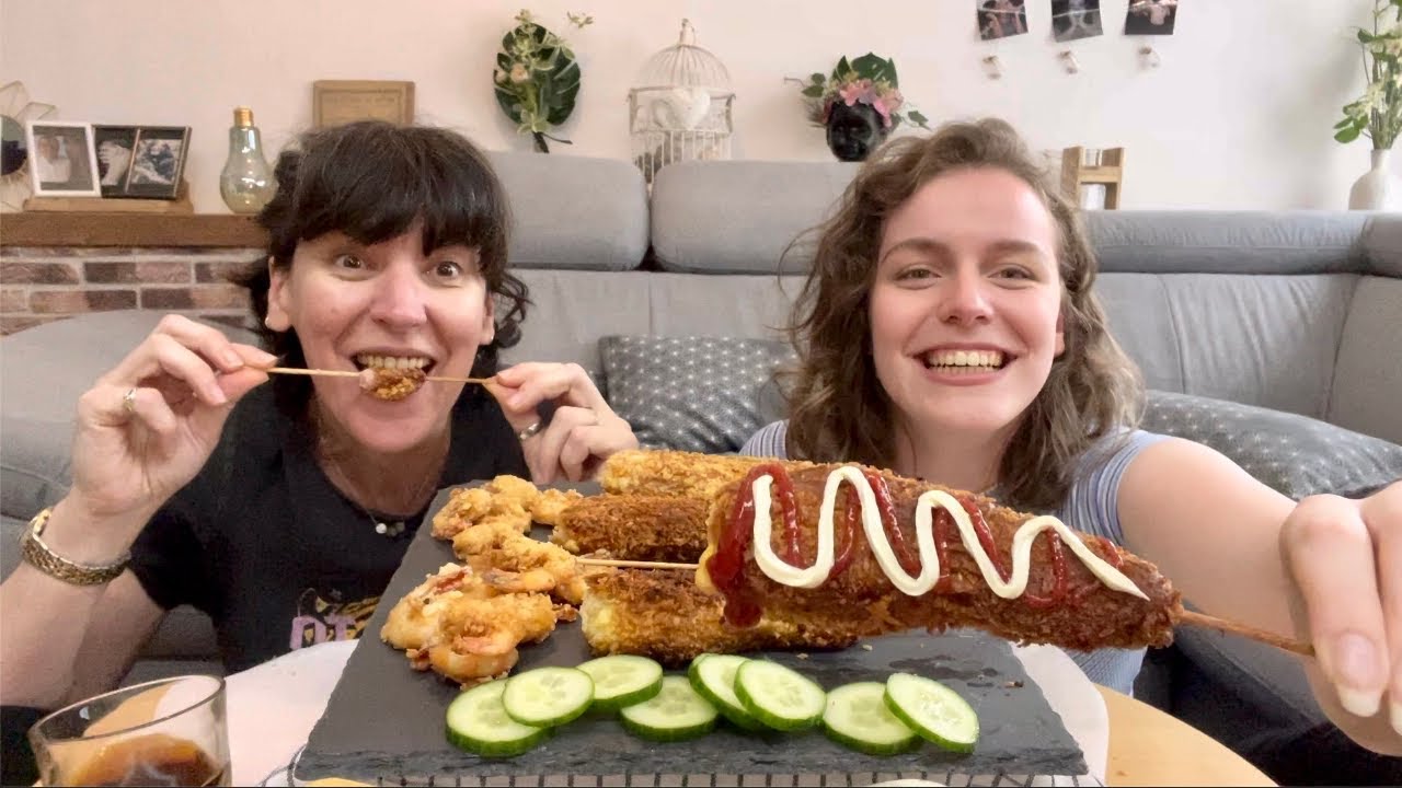 [ MUKBANG ] Corn Dog, on remet ça avec Laura 😋