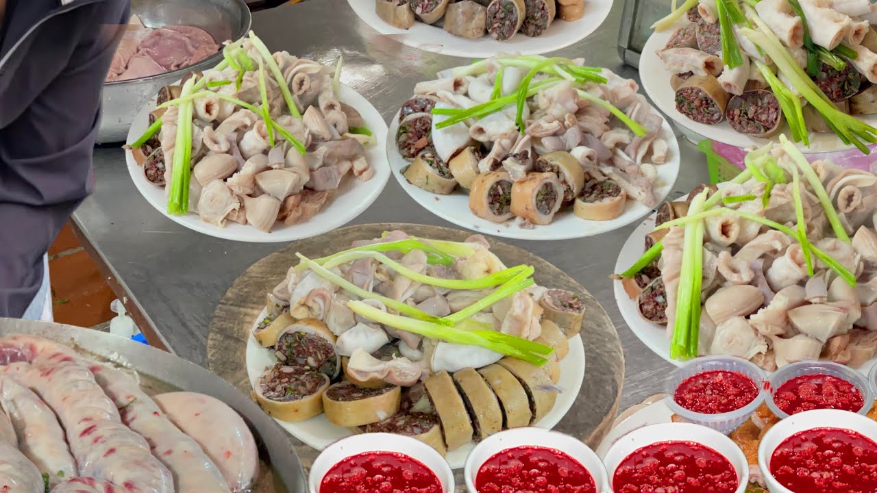 Đây là quán cháo lòng hấp dẫn nhất mọi thời đại, có đầy đủ các món cho dân nhậu