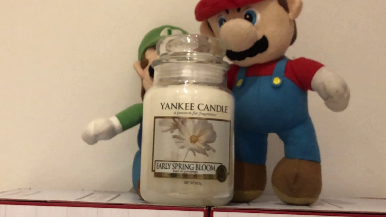 Yankee Candle Review: Early Spring Bloom (RETIRED, HARD TO FIND, AND ONE OF OUR FAVOURITE CANDLES)