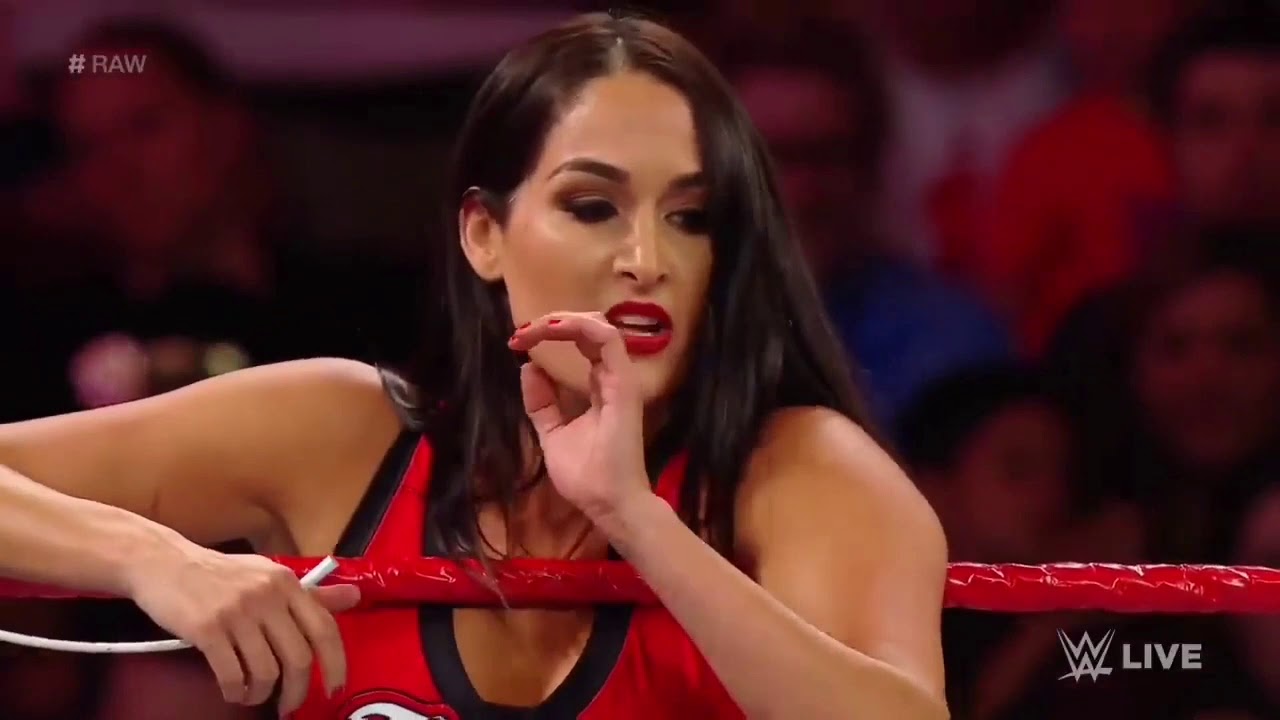 Nikki Bella mv confident