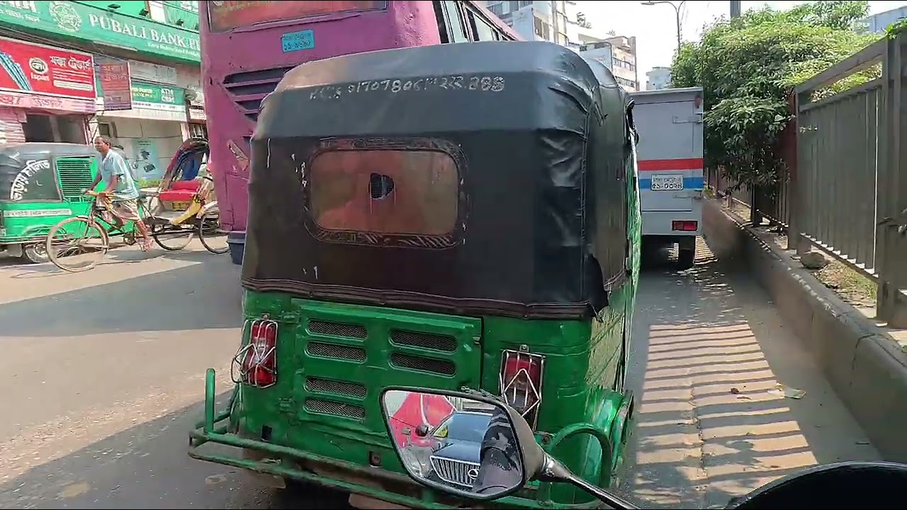 রাস্তার মাঝে।#RoadAccident #follower #reelsvideoシ
