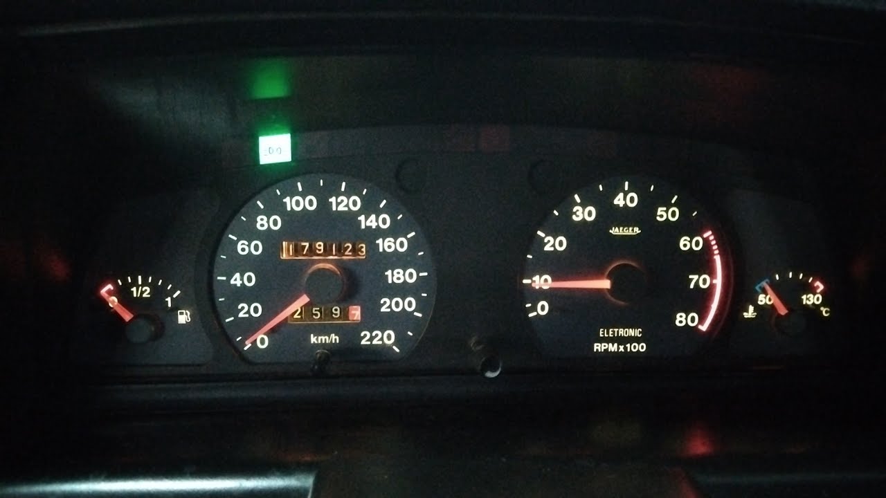 Como era ser patrão nos anos 90.  Reparamos a pintura nos pontos danificados.