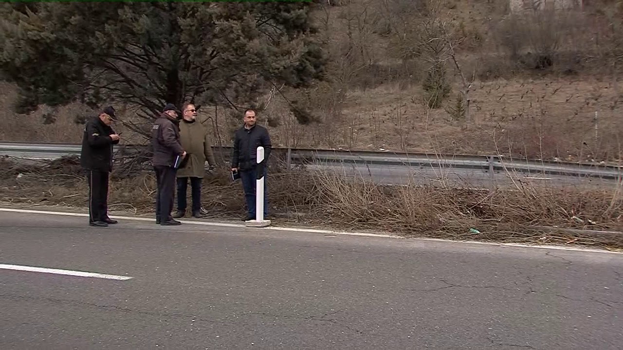 Како излеата автобусот  на компанијата „Дурмо Турс“ од автопатот Скопје-Тетово