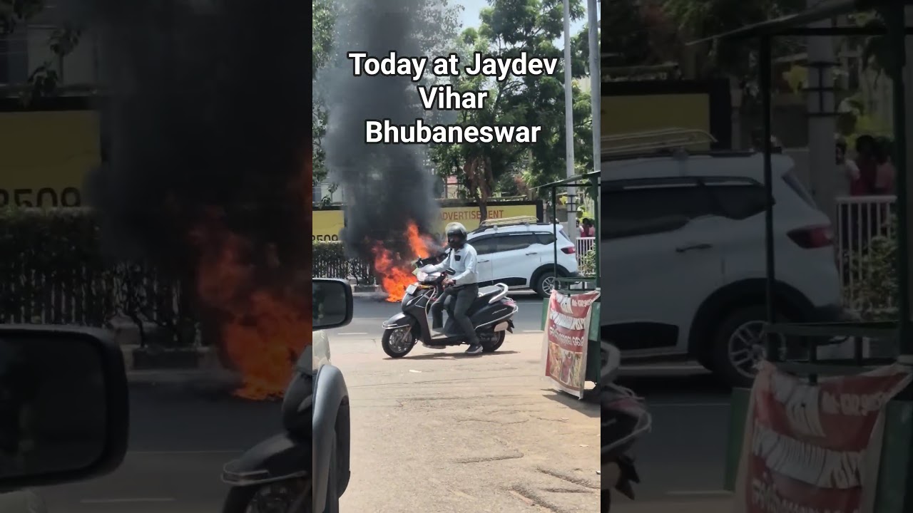 Car🚗 on Fire🔥 at Jaydev Vihar Bhubaneswar Today #accident #firebrigade #bhubaneswar #renaulttriber
