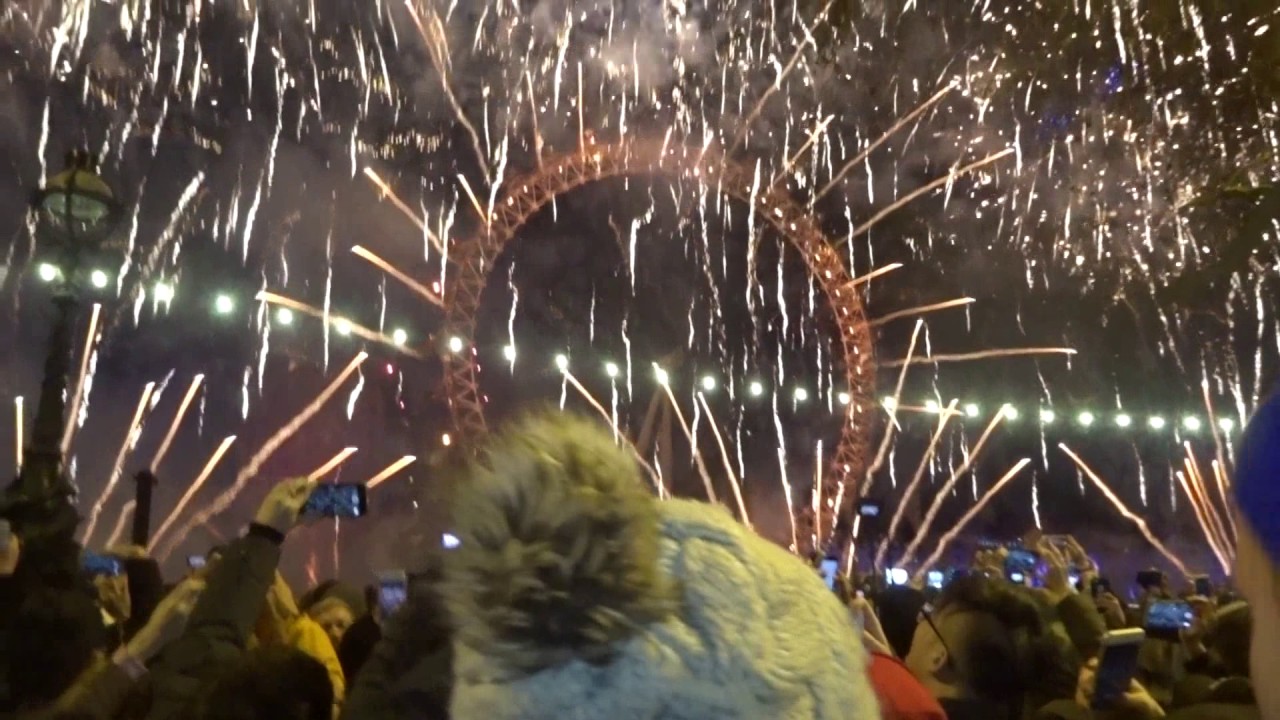 Welcome 2024 in style, LONDON NEW YEAR'S FIREWORKS 2017 HD complete show
