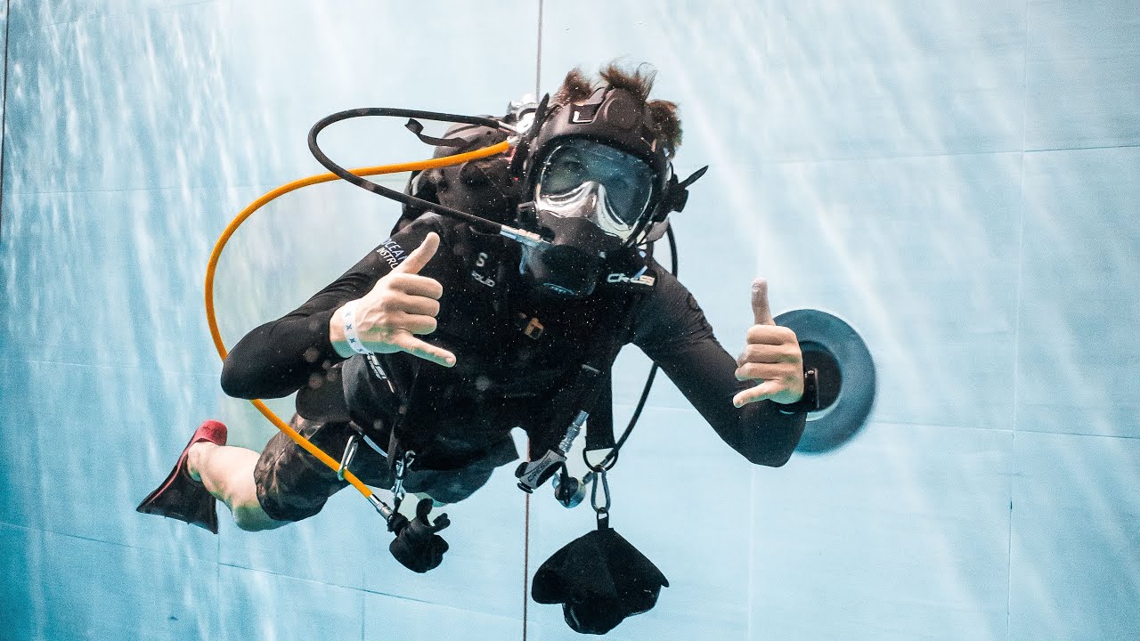 OCEANREEF в Y-40 — самый глубокий термальный бассейн в мире.