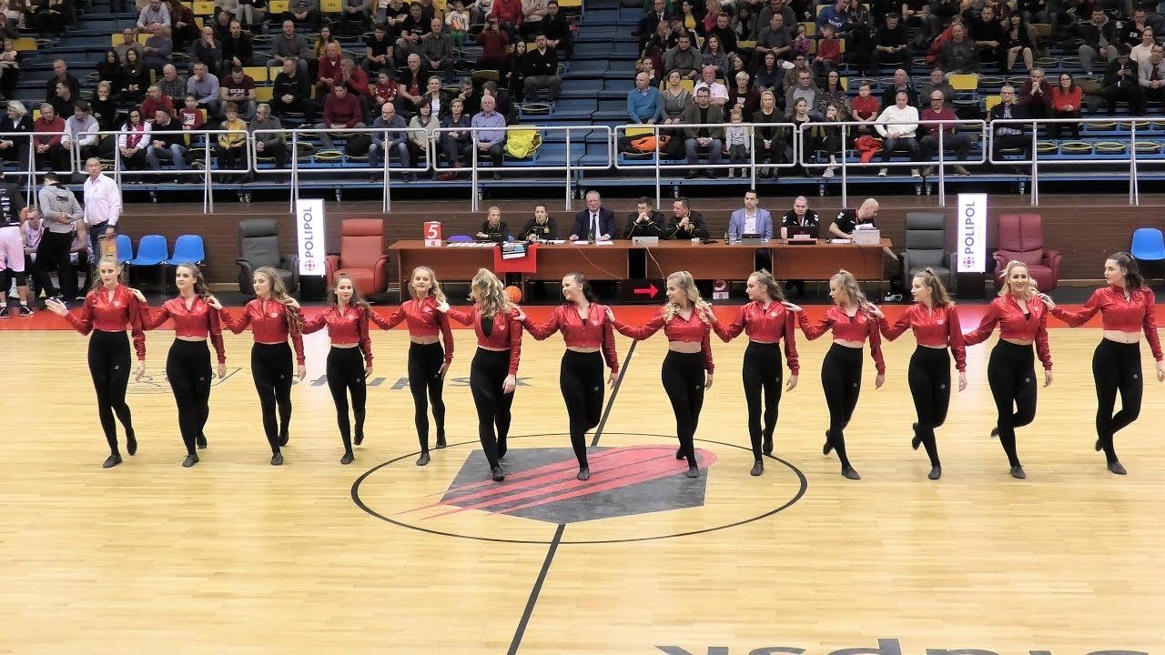 Cheerleaders Maxi Słupsk w hali Gryfia (11.01.2020)