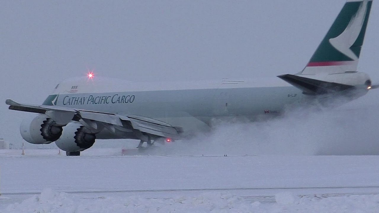 Cathay Pacific Cargo 747-867F [B-LJF] Snowy Takeoff From Calgary Airport ᴴᴰ