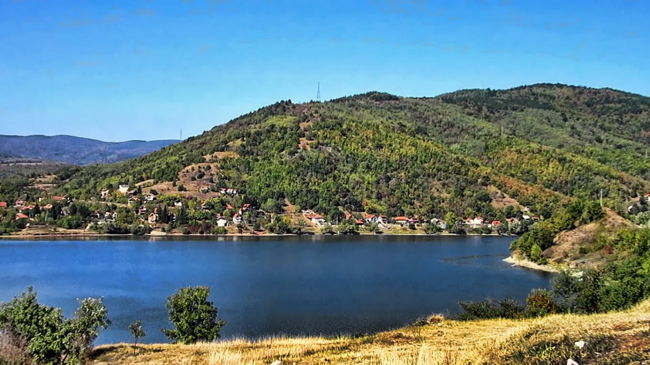 Bovansko jezero i selo Bovan