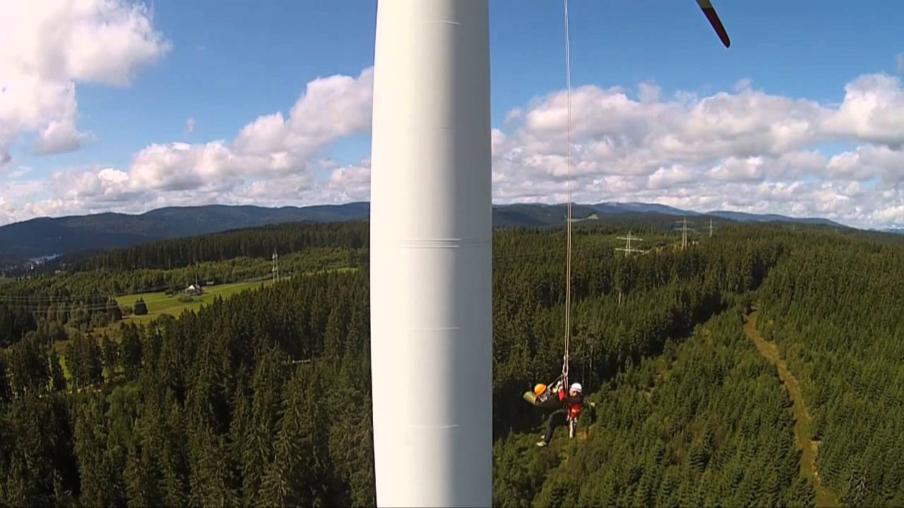 Windrad bei Saig: Retter proben in schwindelerregender H&ouml;he