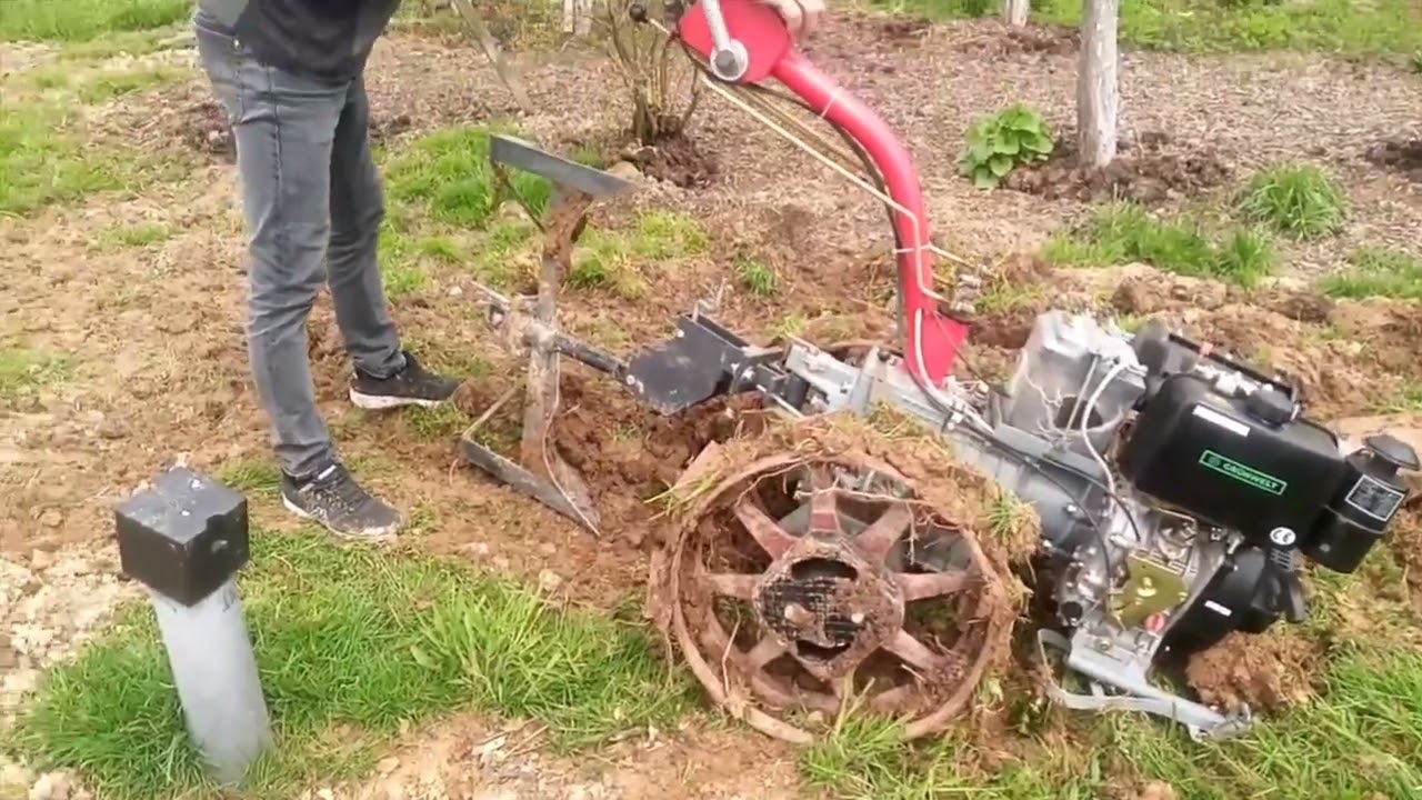Ciężka gliniasta gleba VS Ukraiński Ciągnik jednoosiowy MOTOR-SICH MB9DE