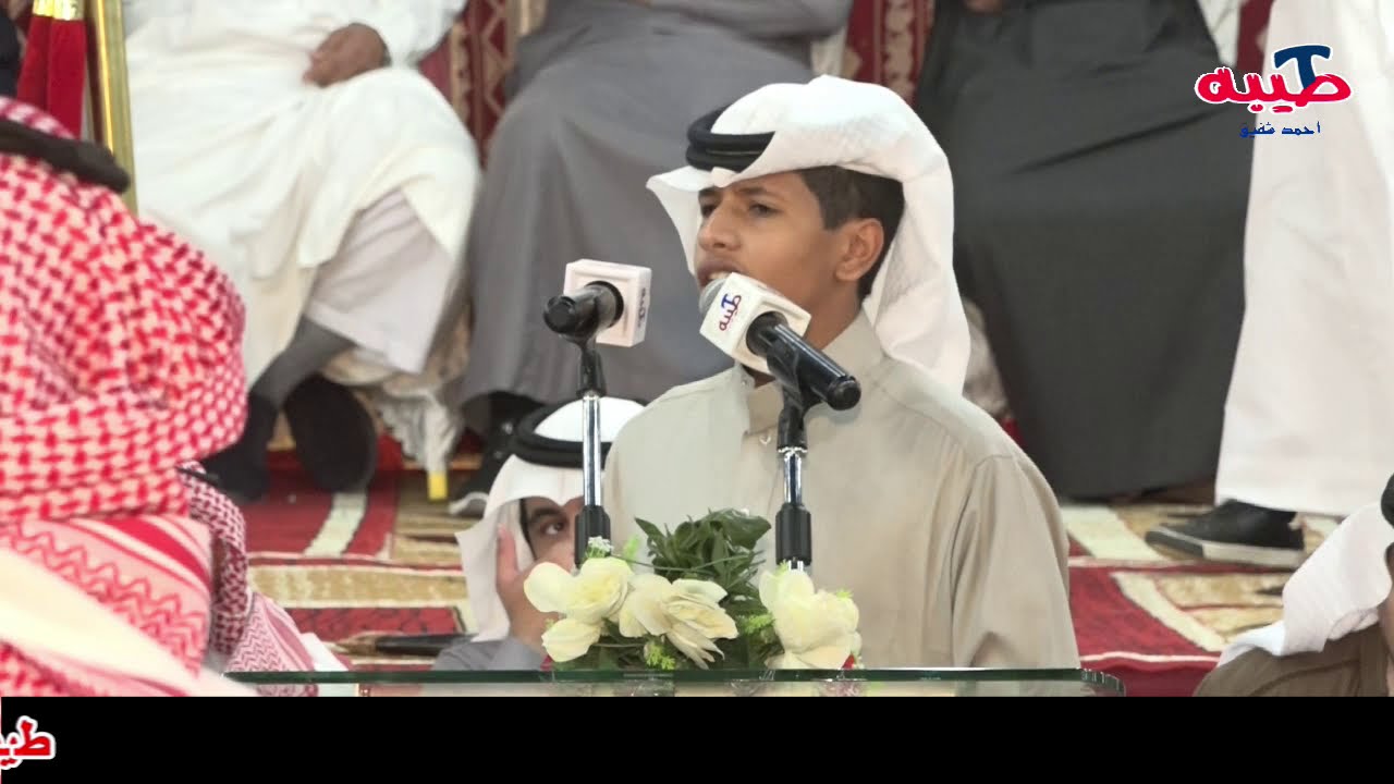 اصغر شاعر محاورة سحيم والشاعر الكبير منور المعمري🔥  في حفل الشيخ فاهد بن زيد العلوي 1442/5/21 هـ