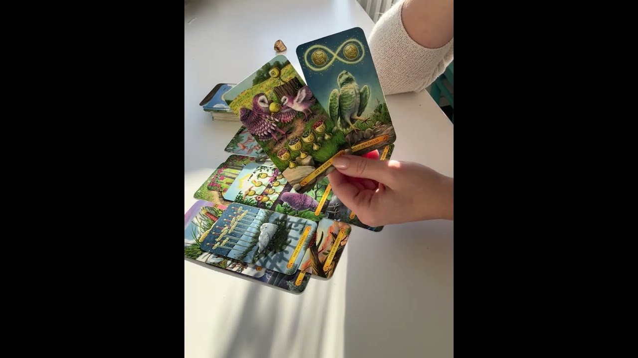 Budskap inom kärlek💛 Dra på trissor… Ett samtal blir så upplysande och stort för dig!💡 Tarot tidlös