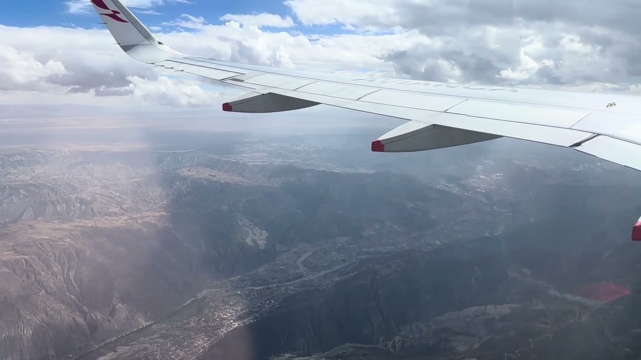 Landing at El Alto International Airport (LPB) | Avianca A320 | Lake Titicaca & La Paz Appr RWY 28