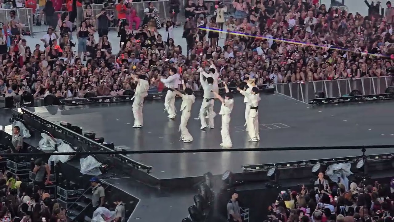 250626 Stray Kids dominATE in Chicago - Giant (Korean Ver.)