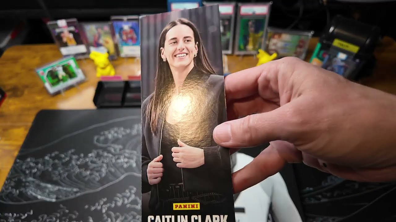 Taking a look at the Panini Caitlin Clark Chronicled book.