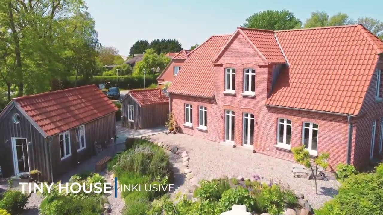 Ein Traumhaus an der Ostsee! Das besondere Ensemble nur 700 Meter vom Meer auf der Insel Fehmarn