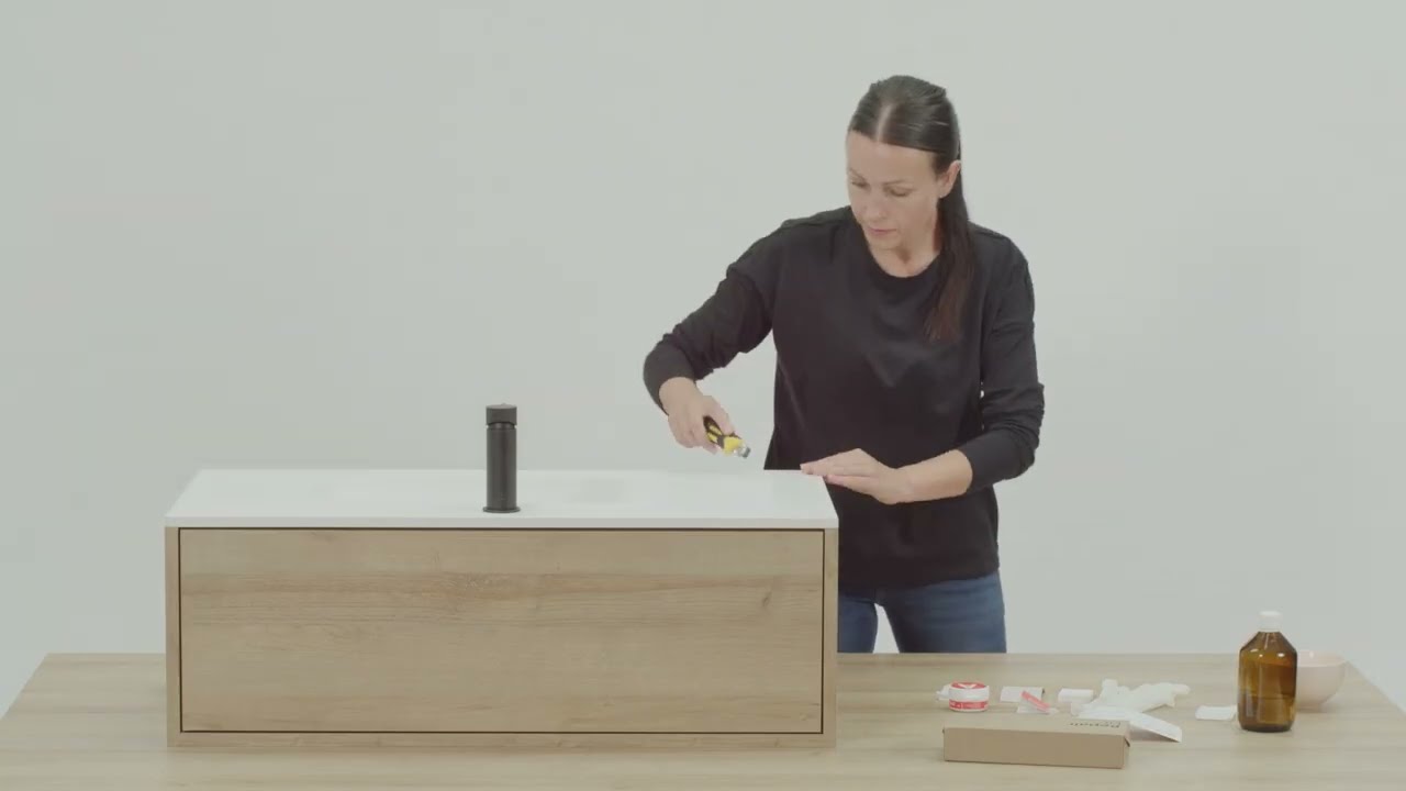 Anleitung zur Reparratur von Mattprodukten aus Mineral Composite mit der Gelcoatoberfläche./ WB