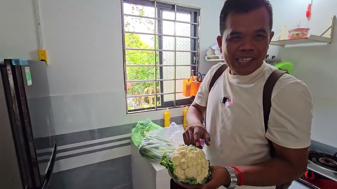Lần đầu tiên Hậu vợ phol mua đồ ăn để đãi Bình Đen, quá bất ngờ.! 