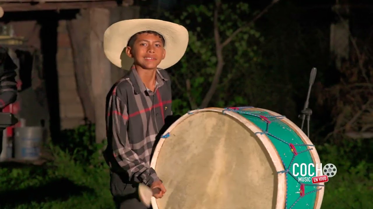 El Carretonero - Banda Lujo De Tierra Caliente Ft El Compa Piry y Sus Imponentes - COCHO Music 2025