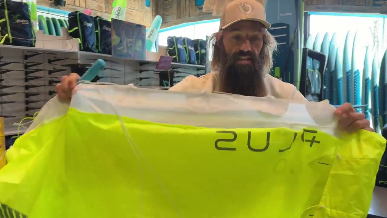 Unboxing of the NEW GONG Lowkite Plus at the GONG Space Center! 🚀