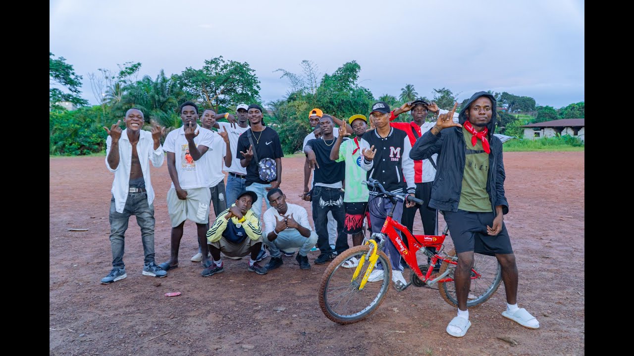 Mr  Naypes - PERROS CALLEJEROS (VIDEOCLIP OFICIAL)