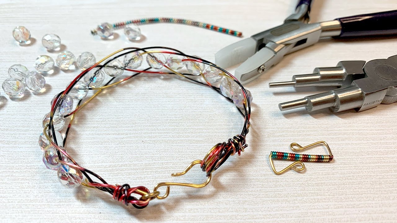 JJB Celebrity Spotlight with Meredith Roddy & DIY Wire-Wrapped Clasps