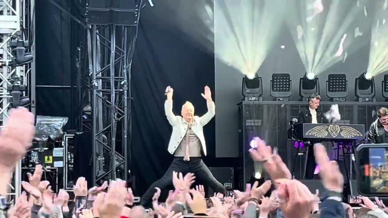 Simple Minds-Stage Walk On-Waterfront Live-Scarborough 18/6/2024