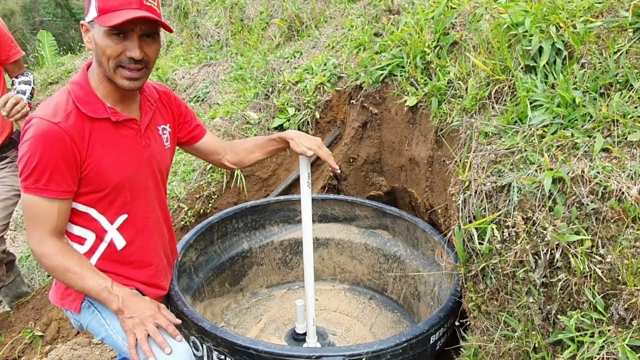 Cómo mantener agua fresca en los bebederos para los animales con flujo constante.