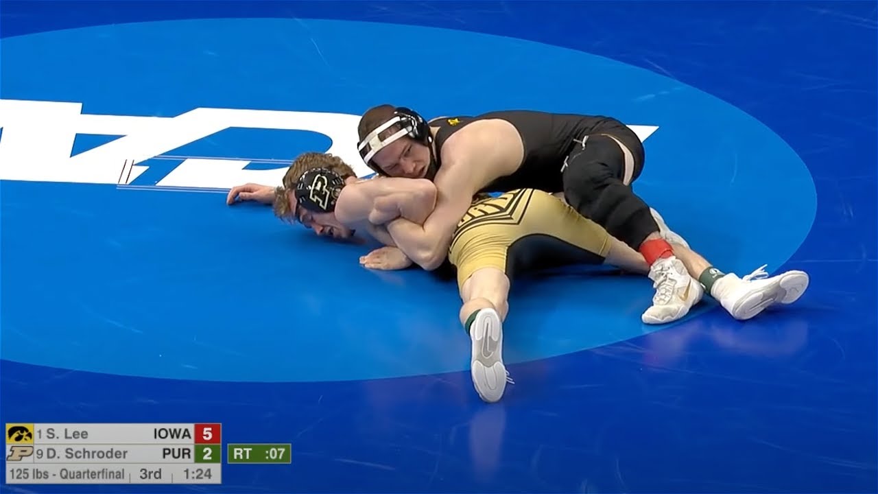 125lbs Spencer Lee (Iowa) maj dec Devin Schroeder (Purdue)