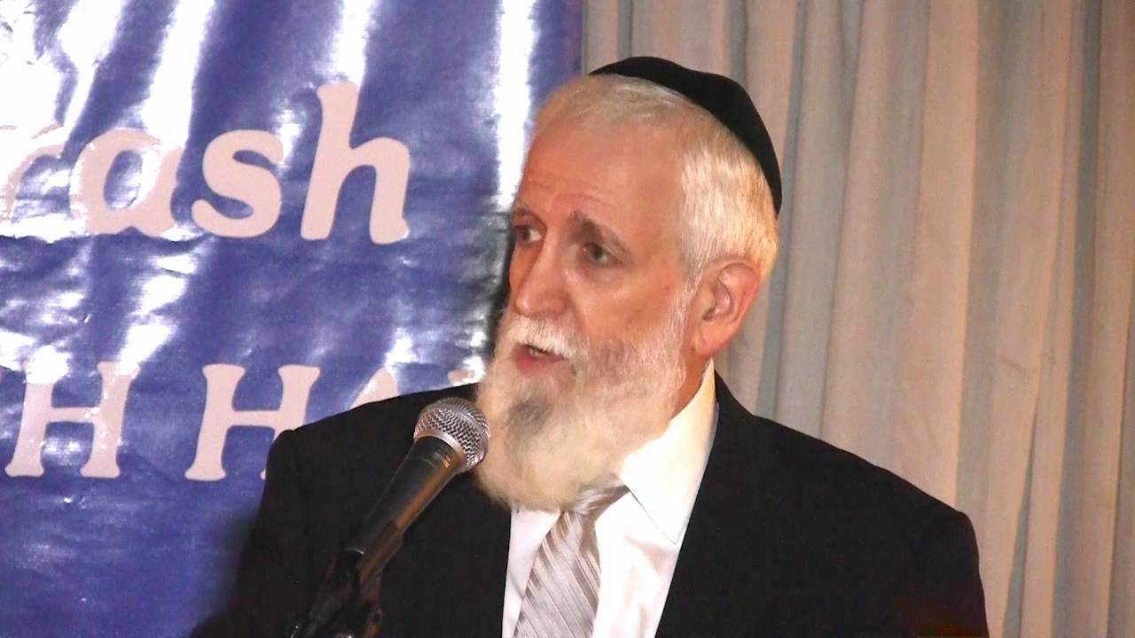 Head covering for Jewish Women. What's preferred or allowed? Sephardi and Ashkenazi.